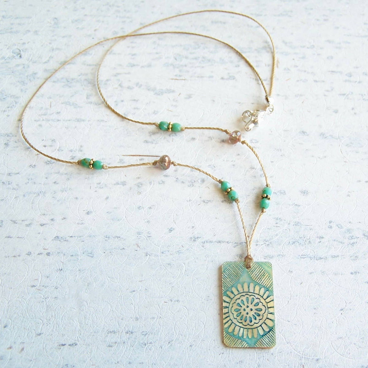 Sea Green Mother of Pearl Pendant Necklace