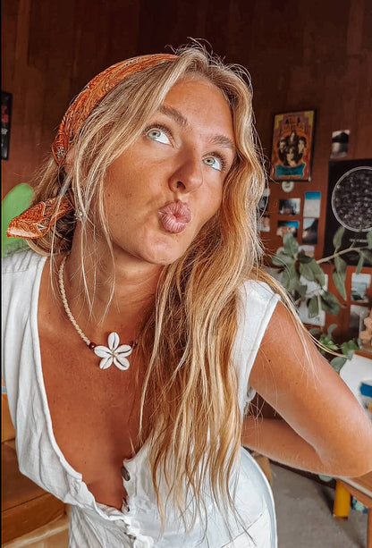 Surf Flower Shell Necklace